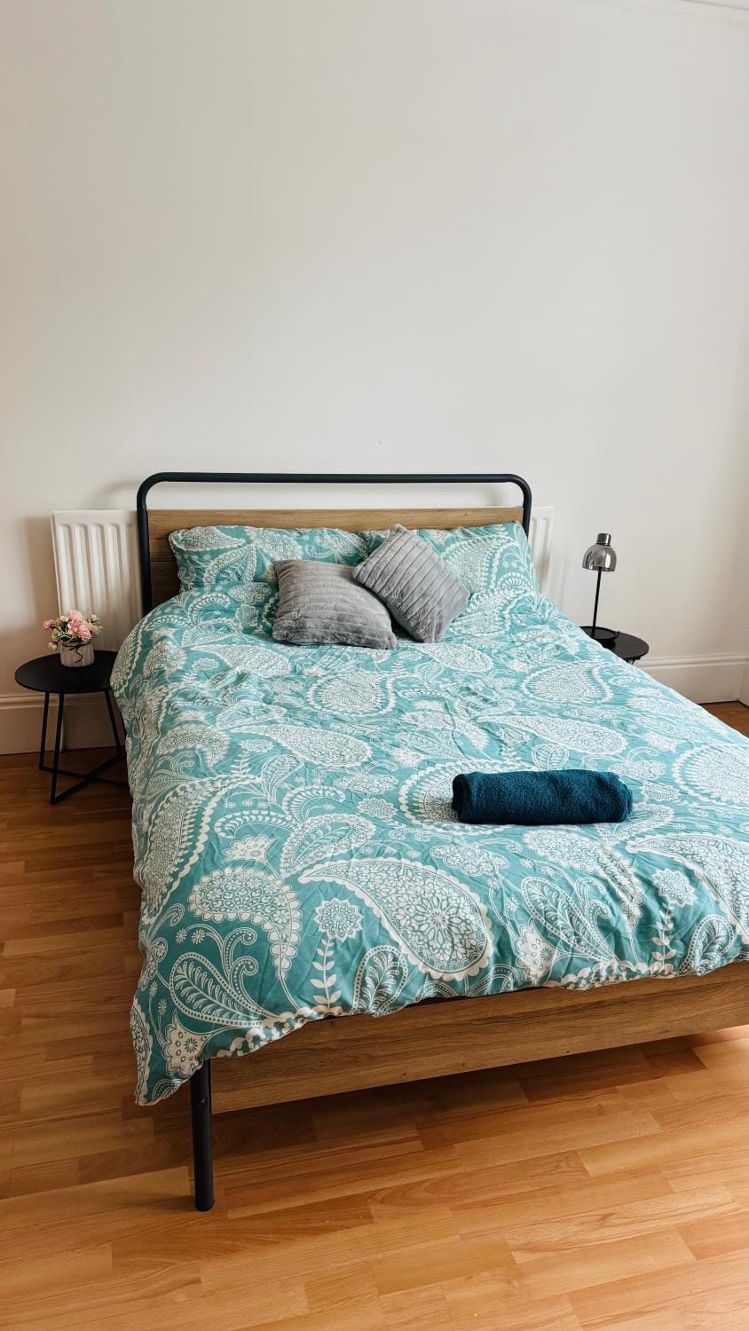 Boulevard double room in shared accommodation Bed and Breakfast in Hull