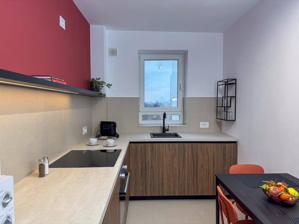 Kitchen or kitchenette, Dining area, stove