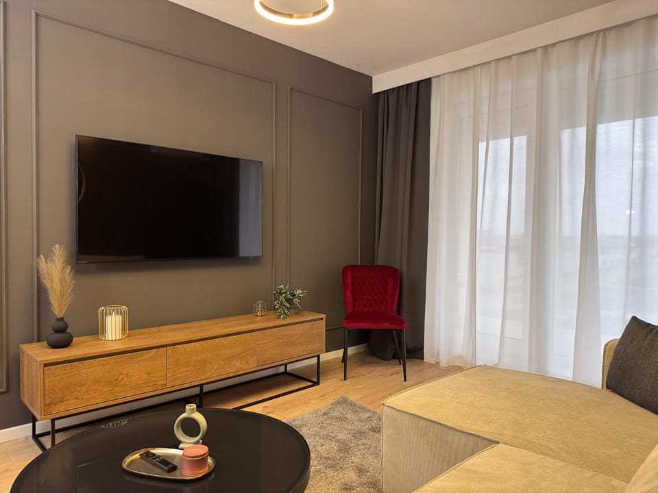 Communal lounge/ TV room, Living room, Evening entertainment