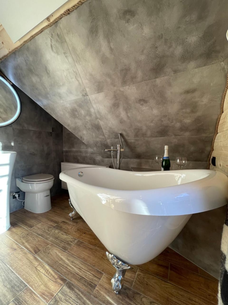 Bathroom, Bath