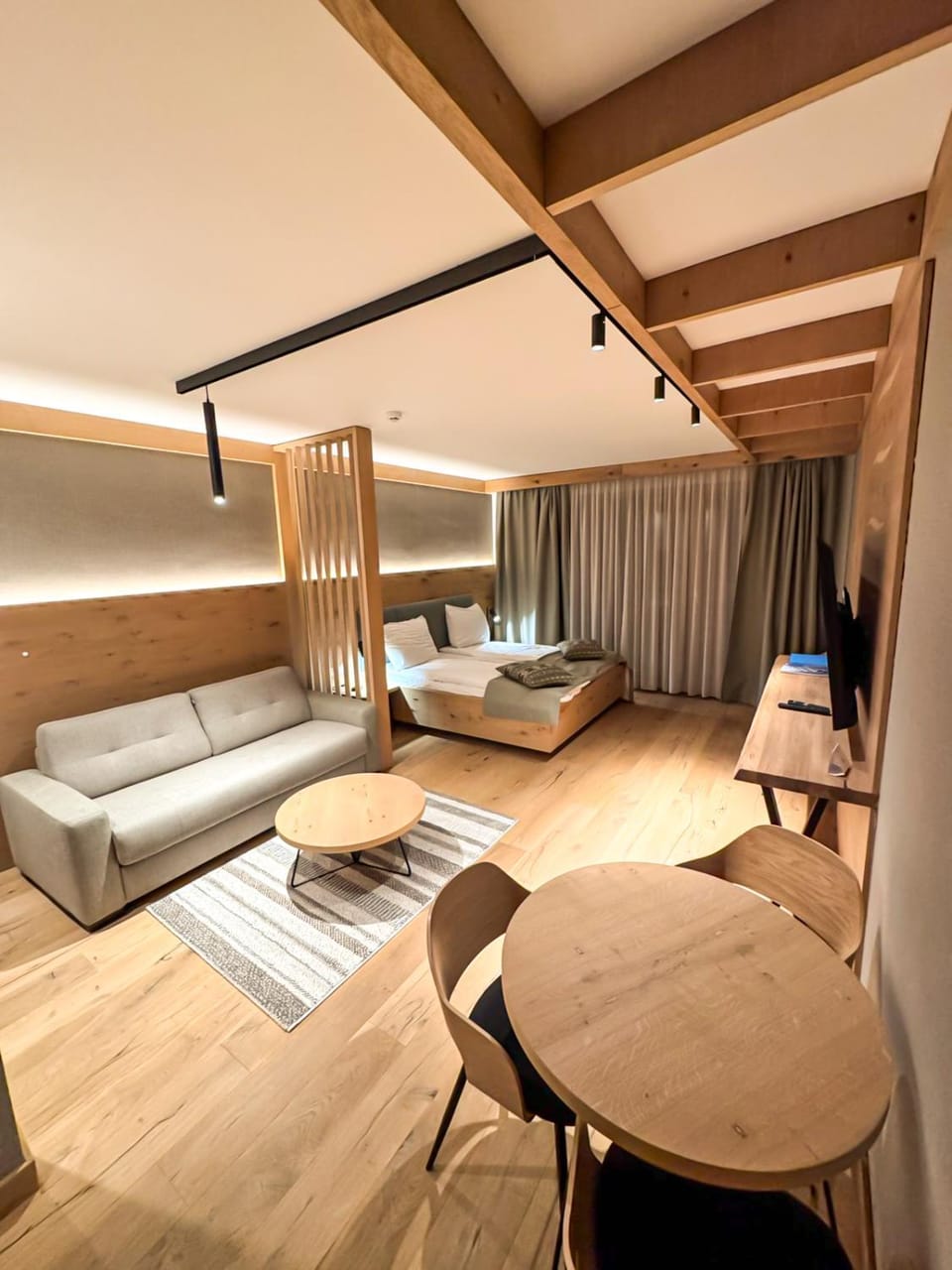 Seating area, Bedroom