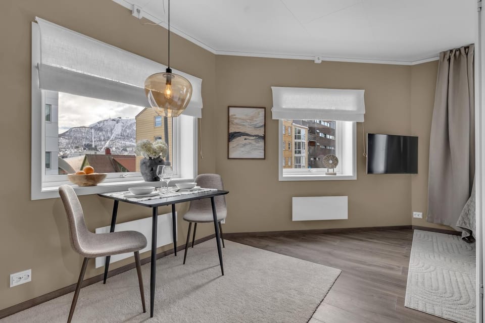 TV and multimedia, Living room, Dining area