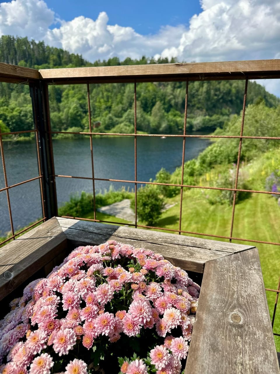 Idyllic Lake House - 4 rooms & 5 m Glamping Tent - Boat & SUP House in Viken, Norway