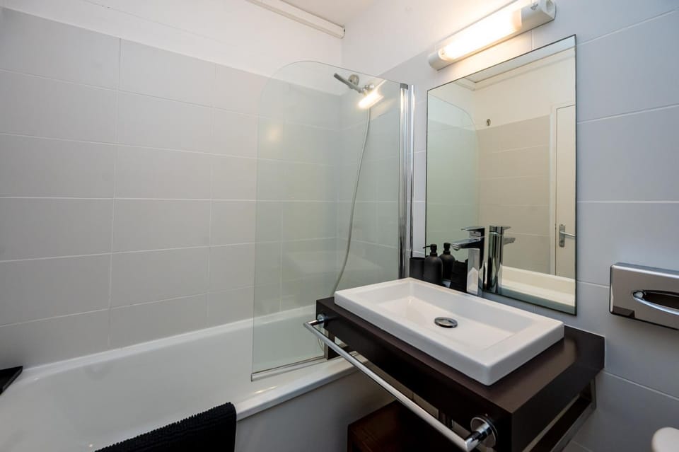 Bathroom, Bath, towels