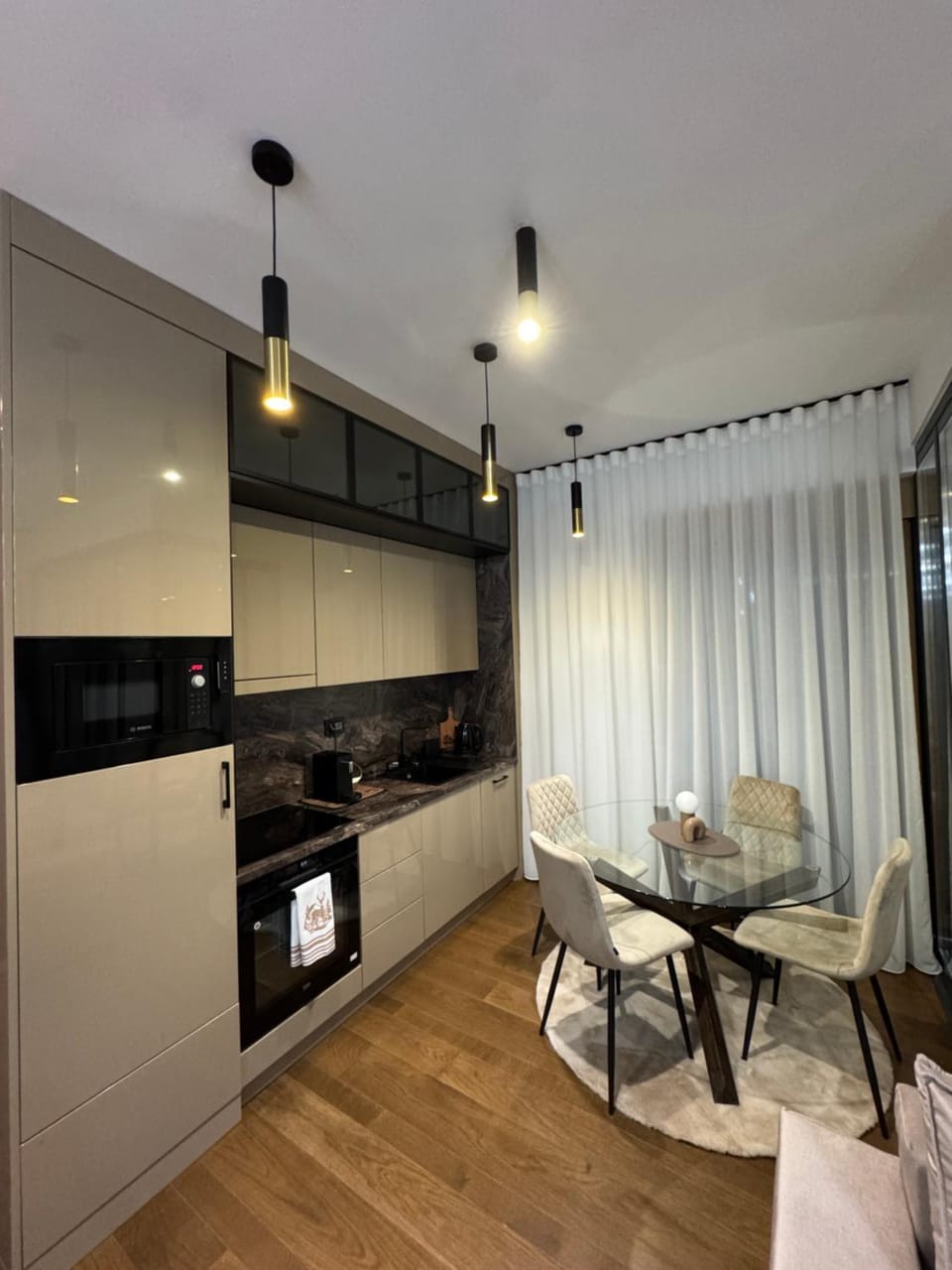 Kitchen or kitchenette, Dining area, dishwasher, oven, stove