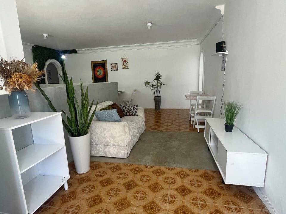 Suíte com varanda privada a 160 mts da Praia do Farol da barra 4 House in Salvador