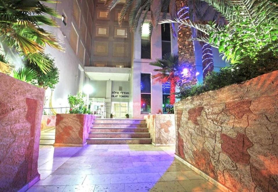 Eilat Summer Vacation-Amazing Pool Apartment in Eilat