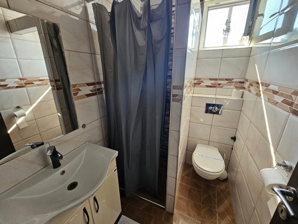 Toilet, Bathroom, Photo of the whole room