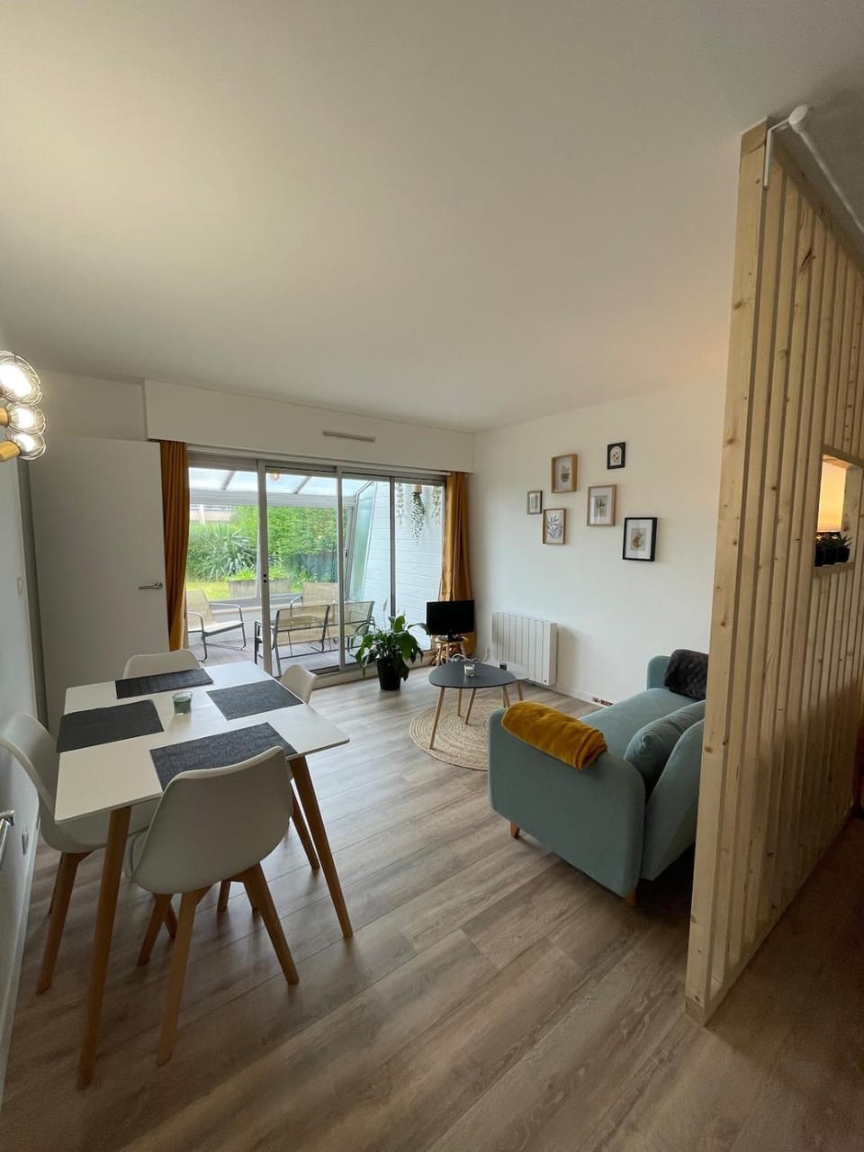 Appartement cosy avec jardin vue et accès à 30m de la mer Apartment in Bernières-sur-Mer