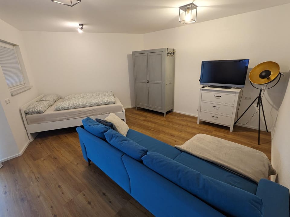 Bed, Living room, Bedroom, wardrobe
