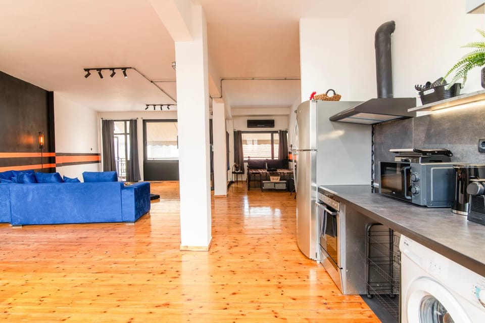 Kitchen or kitchenette, Seating area, Area and facilities