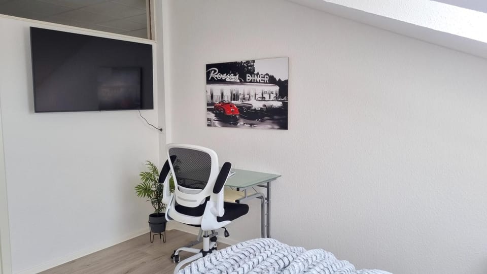 TV and multimedia, Business facilities