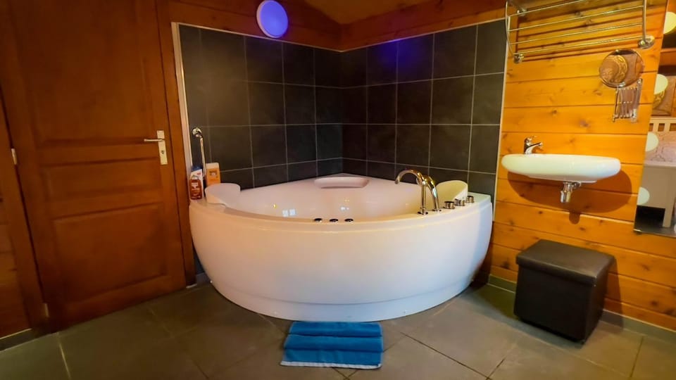 Hot Tub, Bathroom, Bath