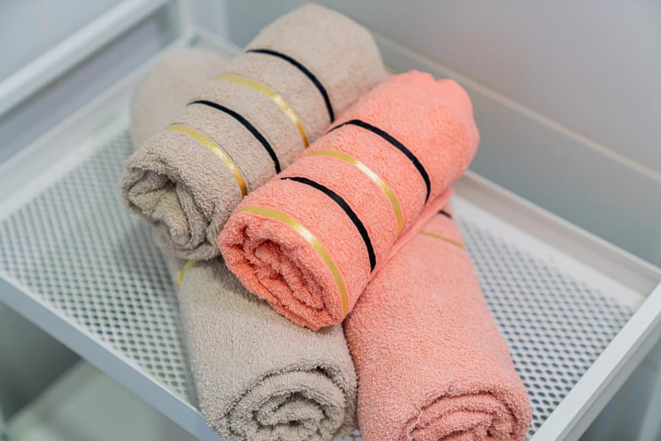Shower, Toilet, Bathroom, towels
