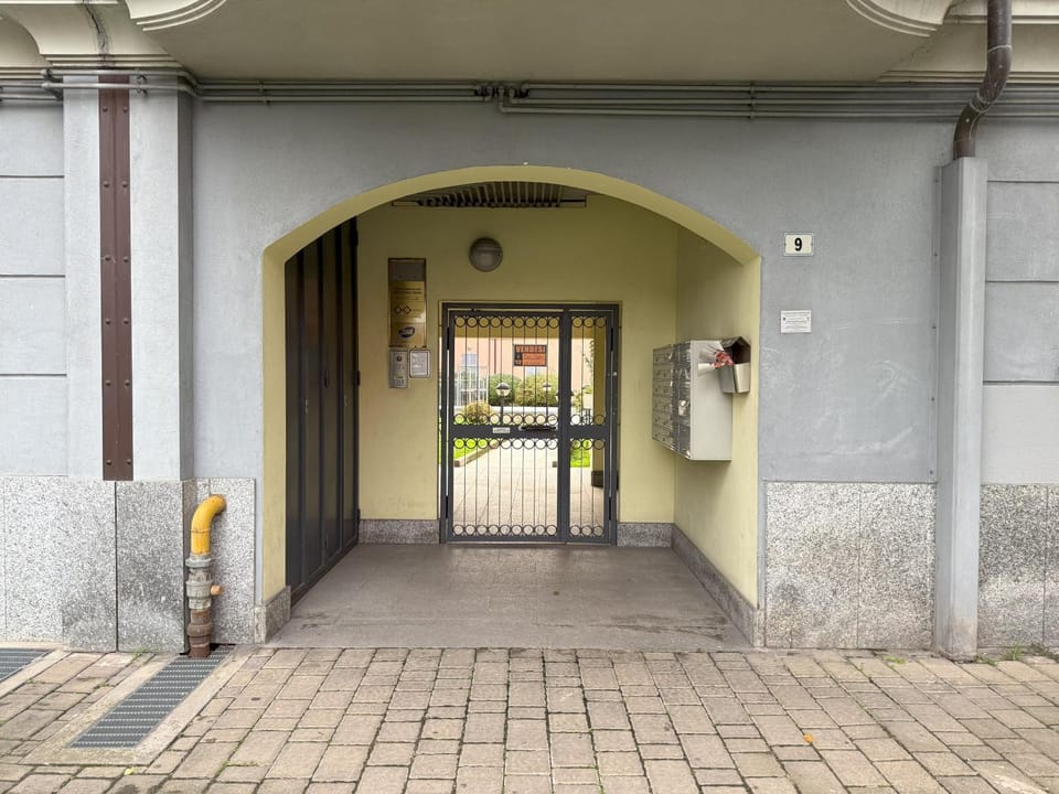 Property building, Facade/entrance