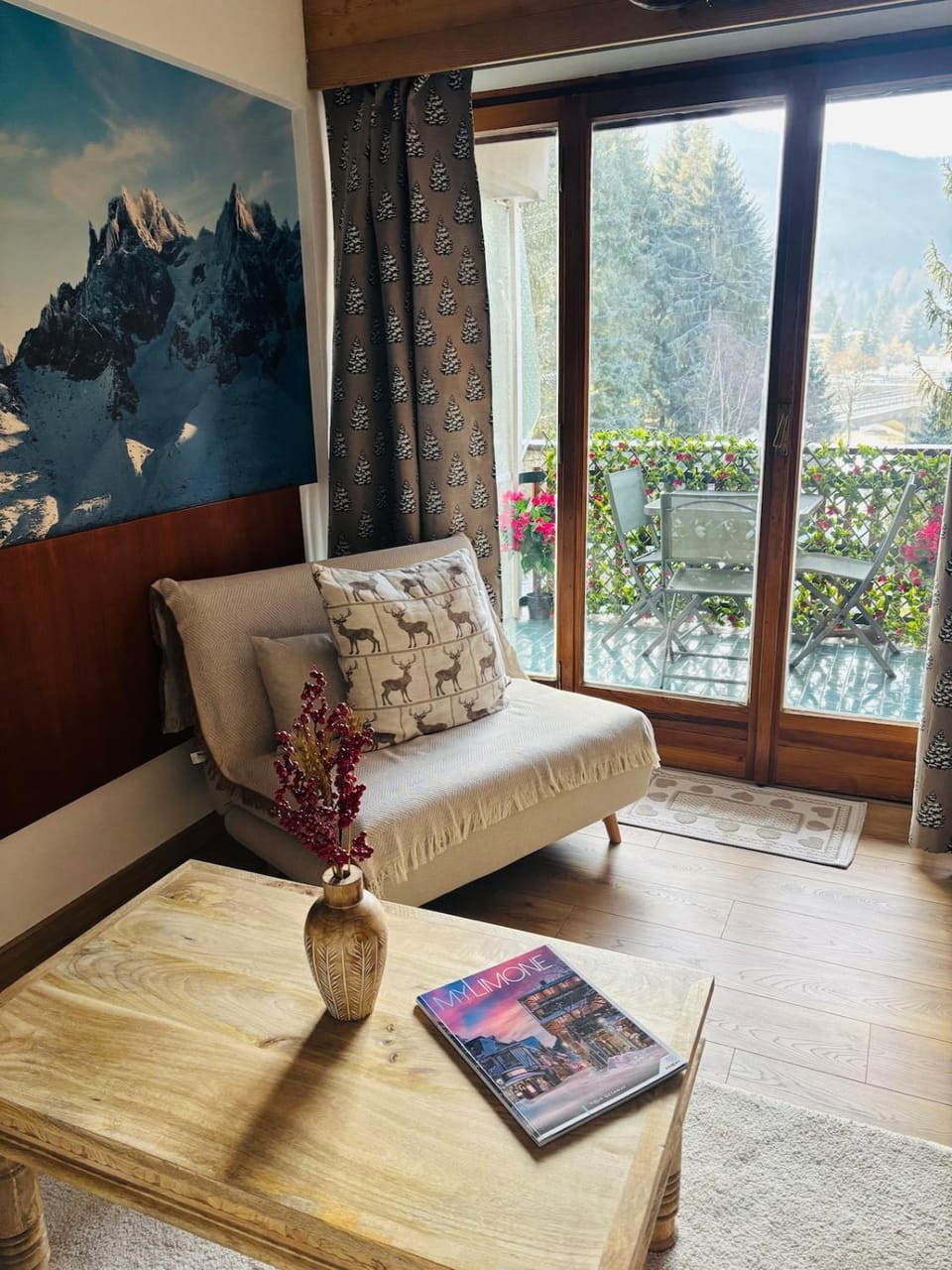 Natural landscape, Living room, Seating area