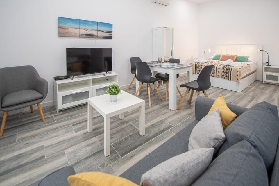Communal lounge/ TV room, Living room