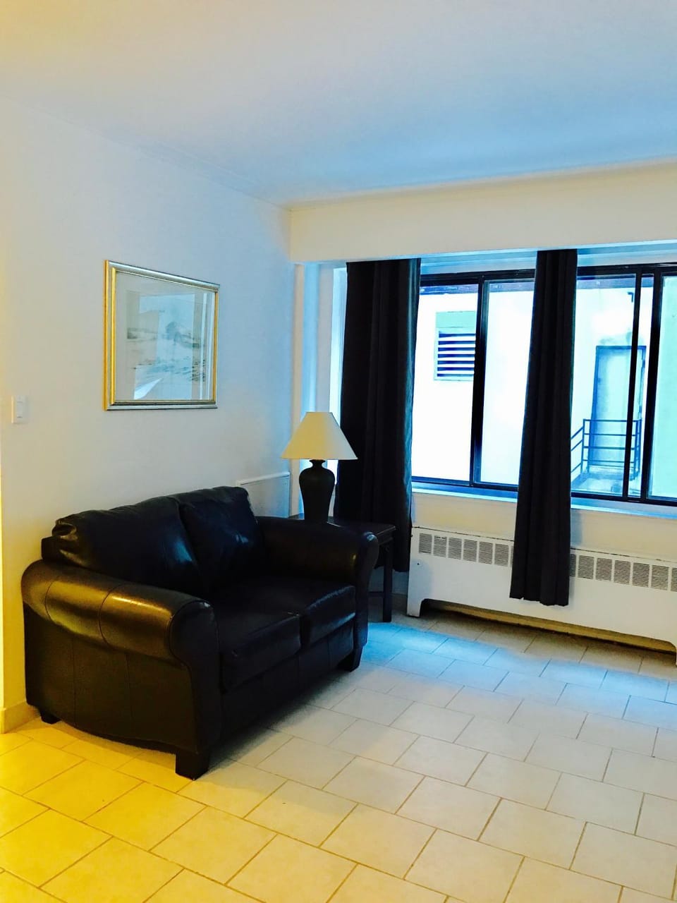 Stylish Montreal Apartment Comfortable Stay in the Golden Square Mile Apartment in Montreal