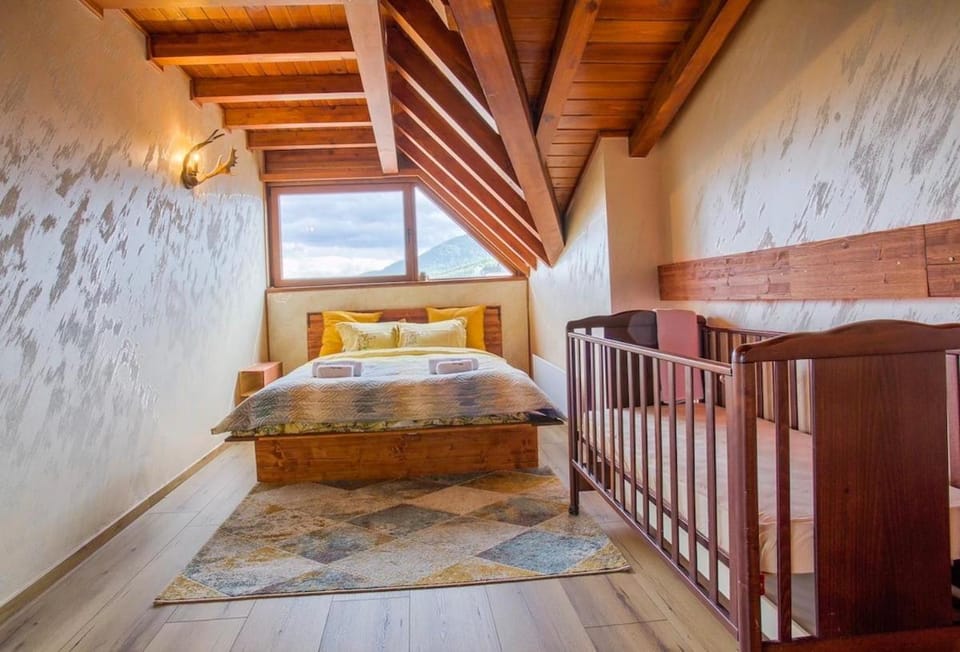 Host2U Penthouse 2-Bedrooms The Best View - Free Parking Apartment in Bansko