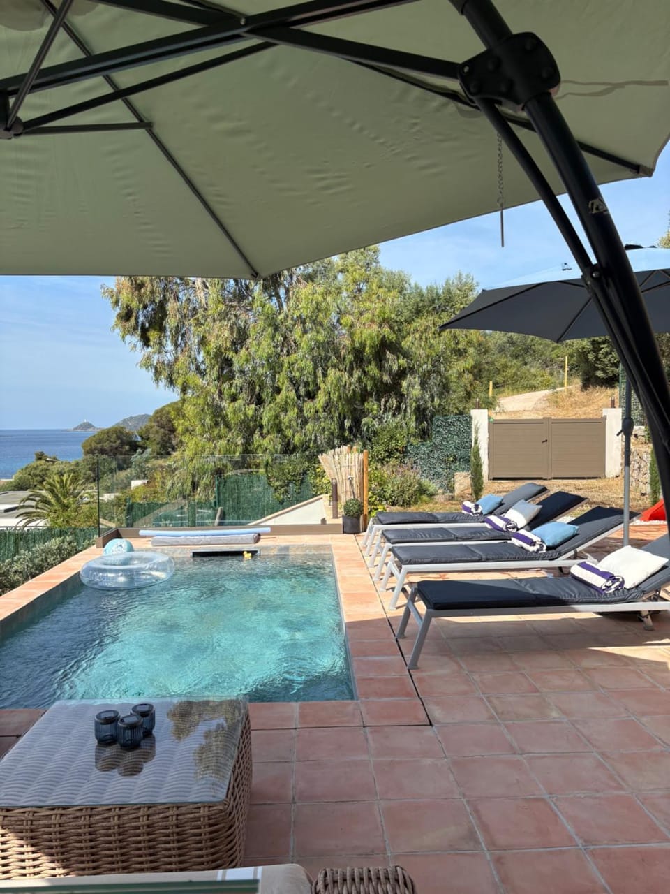 Pool view, Sea view, sunbed