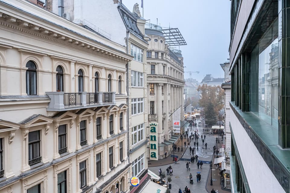 Property building, Neighbourhood, City view, Location