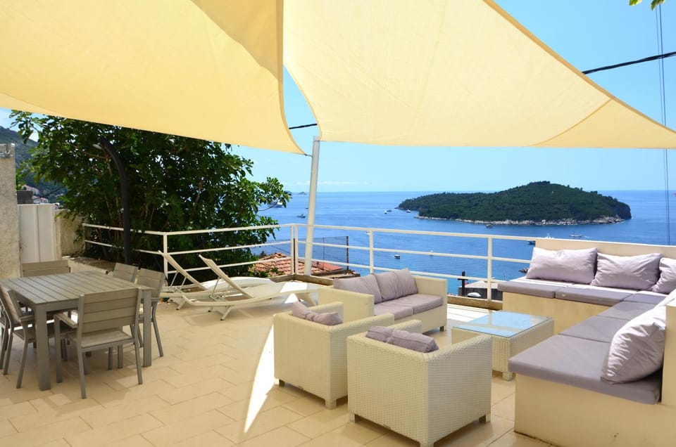 Balcony/Terrace, Seating area, Dining area, Sea view