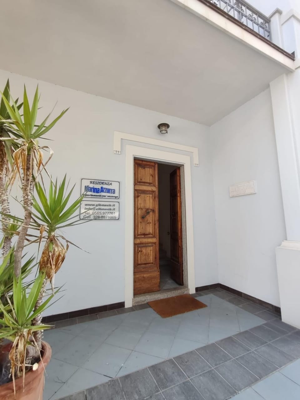 Facade/entrance