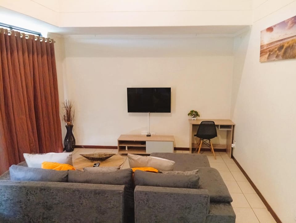 The Jackal's Retreat Apartment in Roodepoort