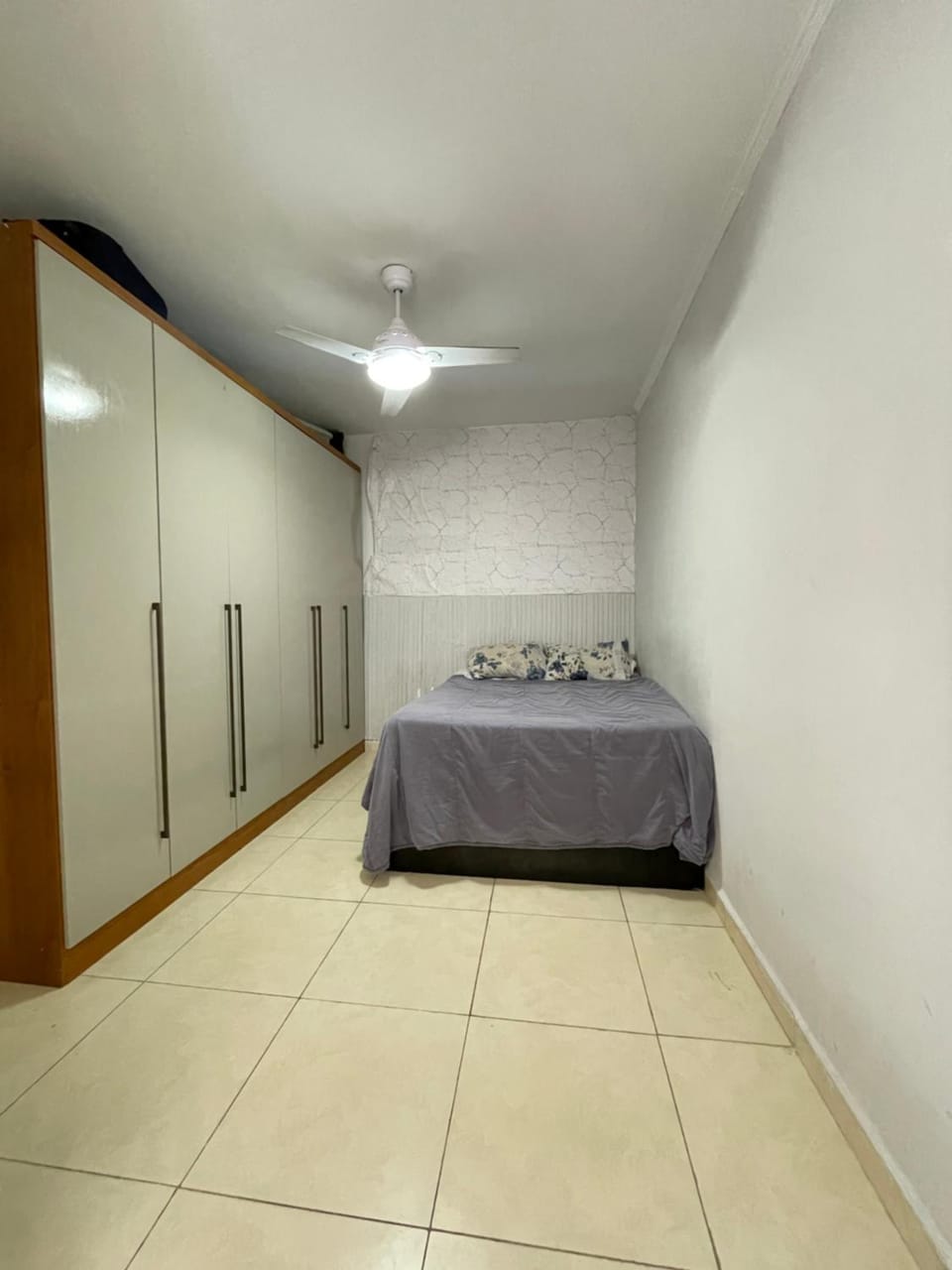 Bed, Photo of the whole room, wardrobe