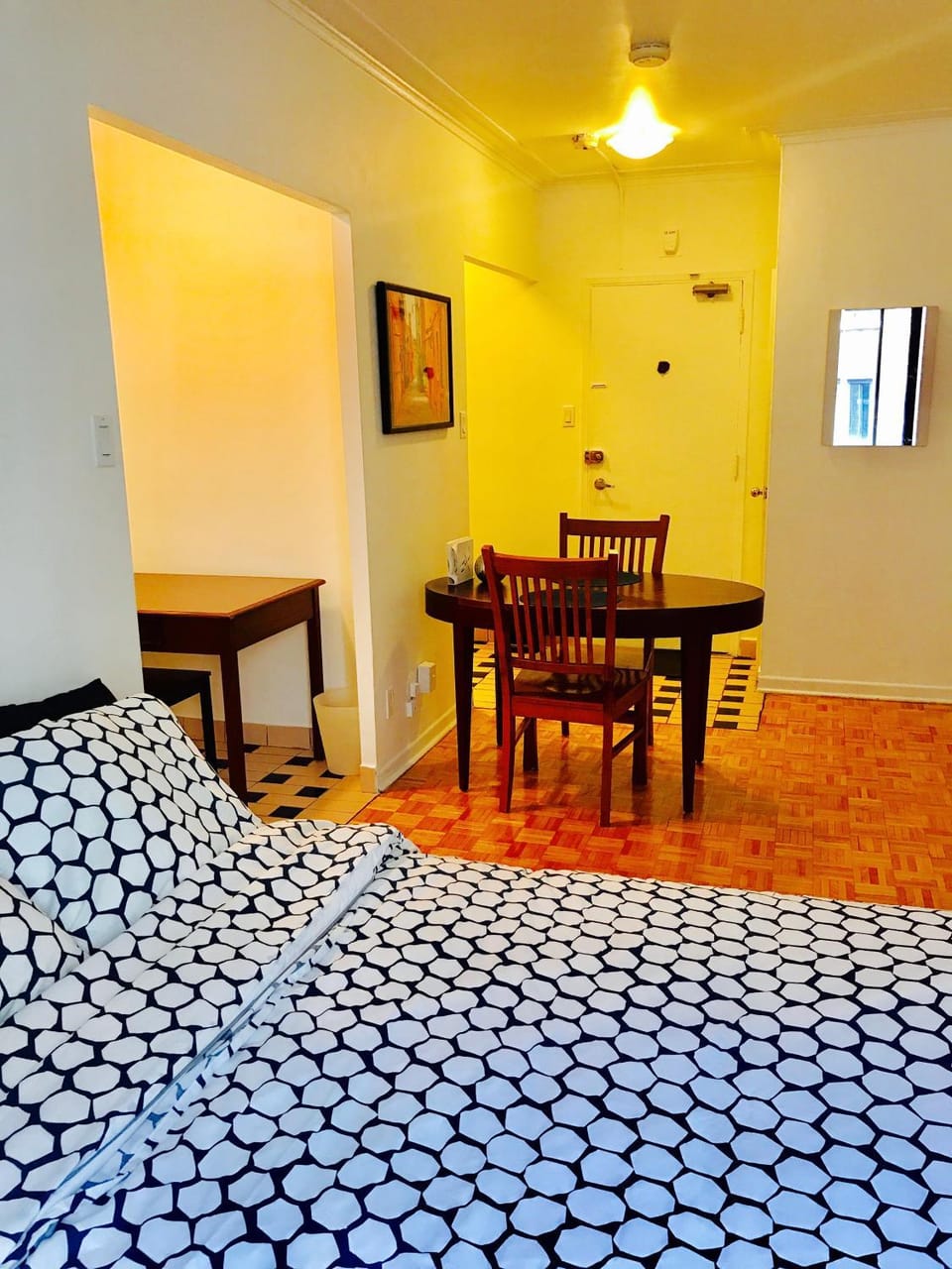 Stylish Montreal Apartment Comfortable Stay in the Golden Square Mile Apartment in Montreal