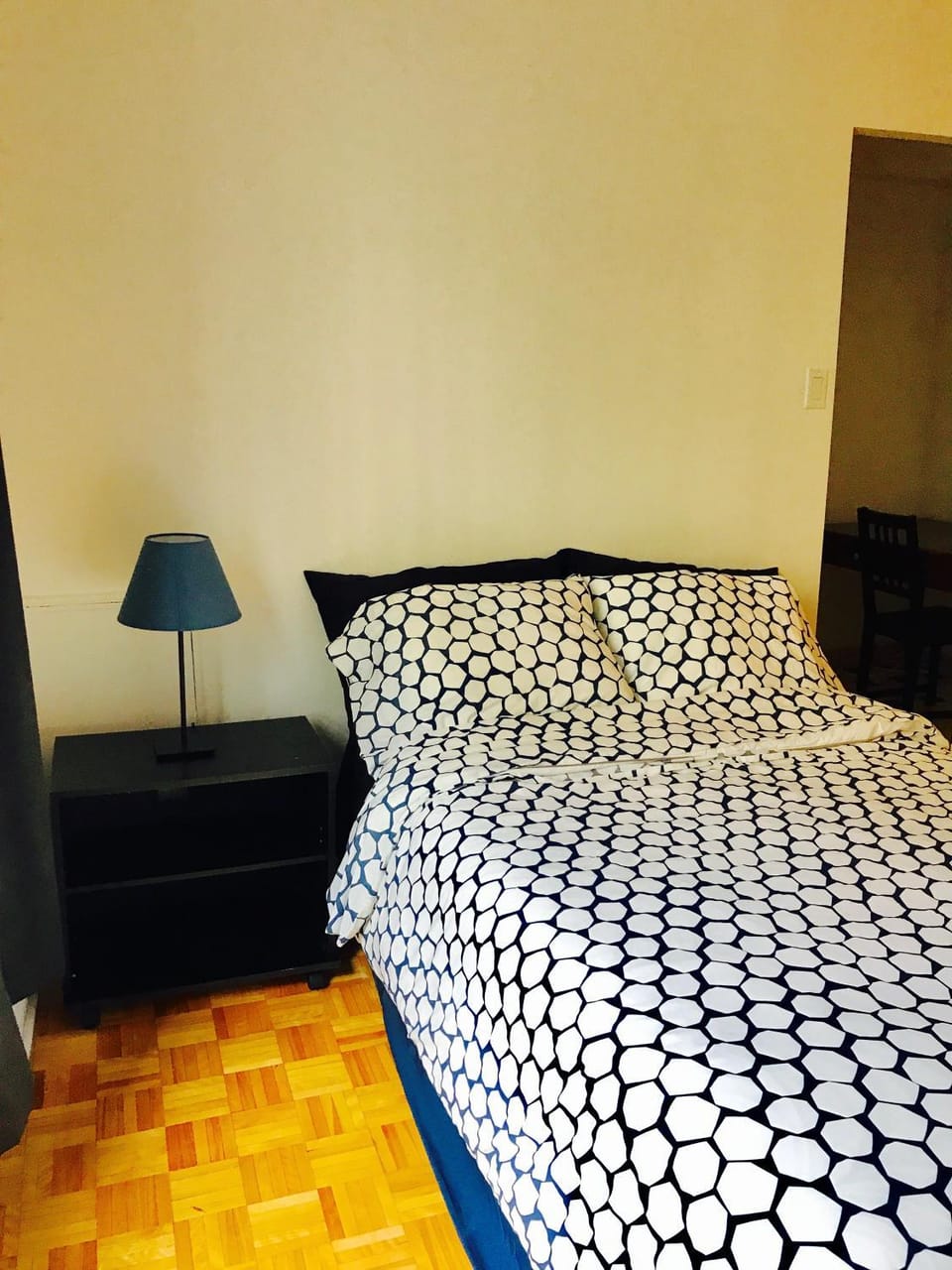 Stylish Montreal Apartment Comfortable Stay in the Golden Square Mile Apartment in Montreal