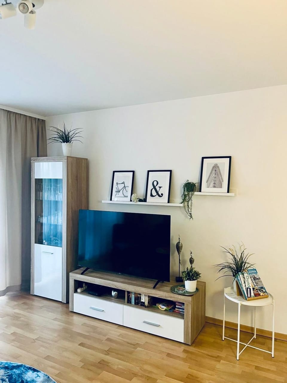 Communal lounge/ TV room, TV and multimedia