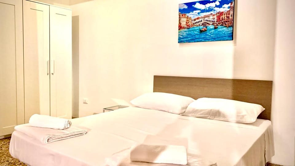 Bed, Photo of the whole room, Bedroom, towels, wardrobe