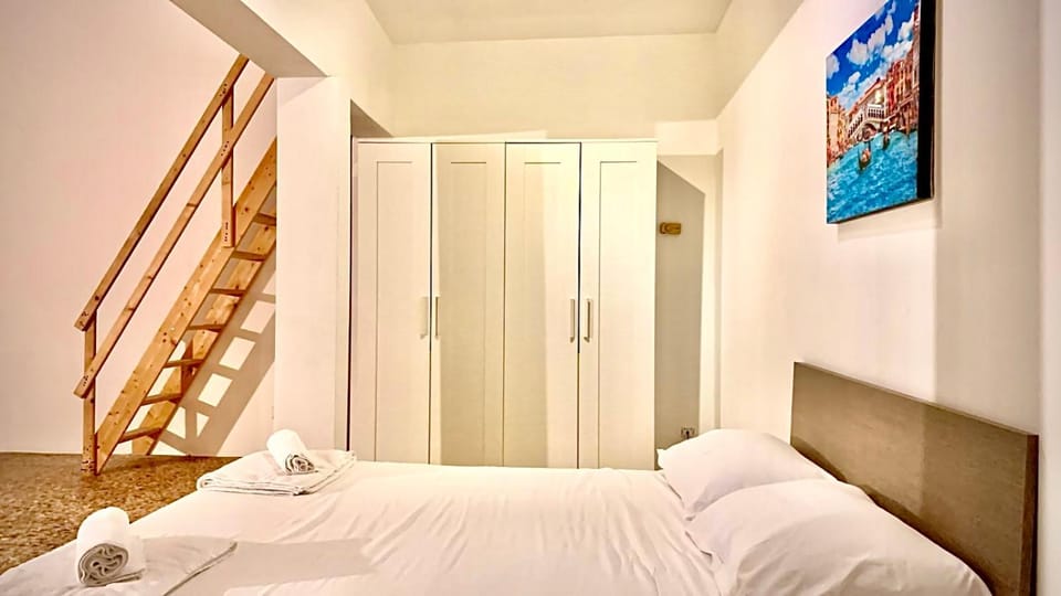 Bed, Photo of the whole room, Bedroom, wardrobe