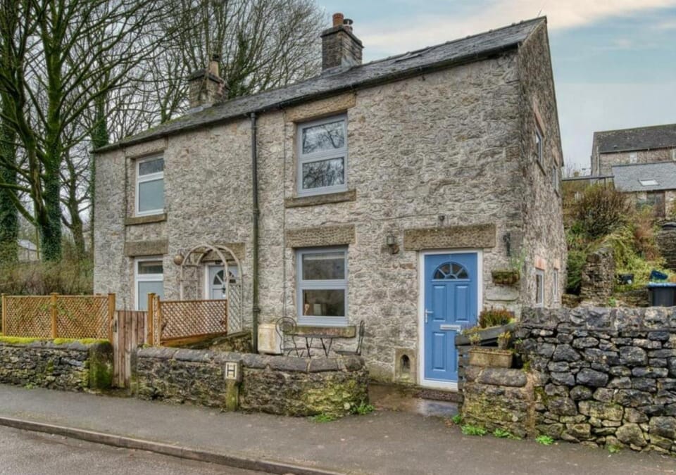 Property building, Street view
