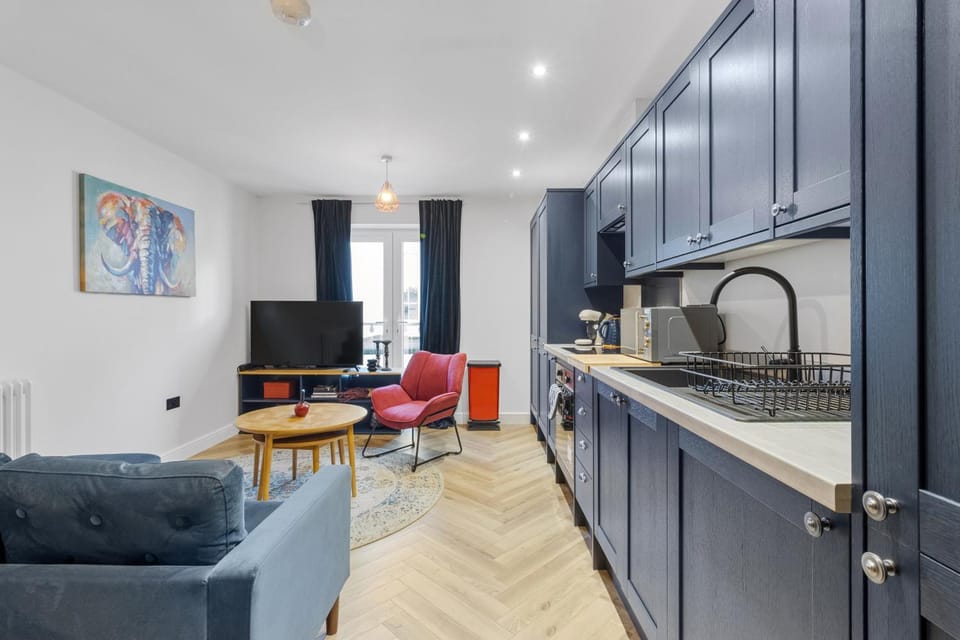 Kitchen or kitchenette, Living room, Seating area