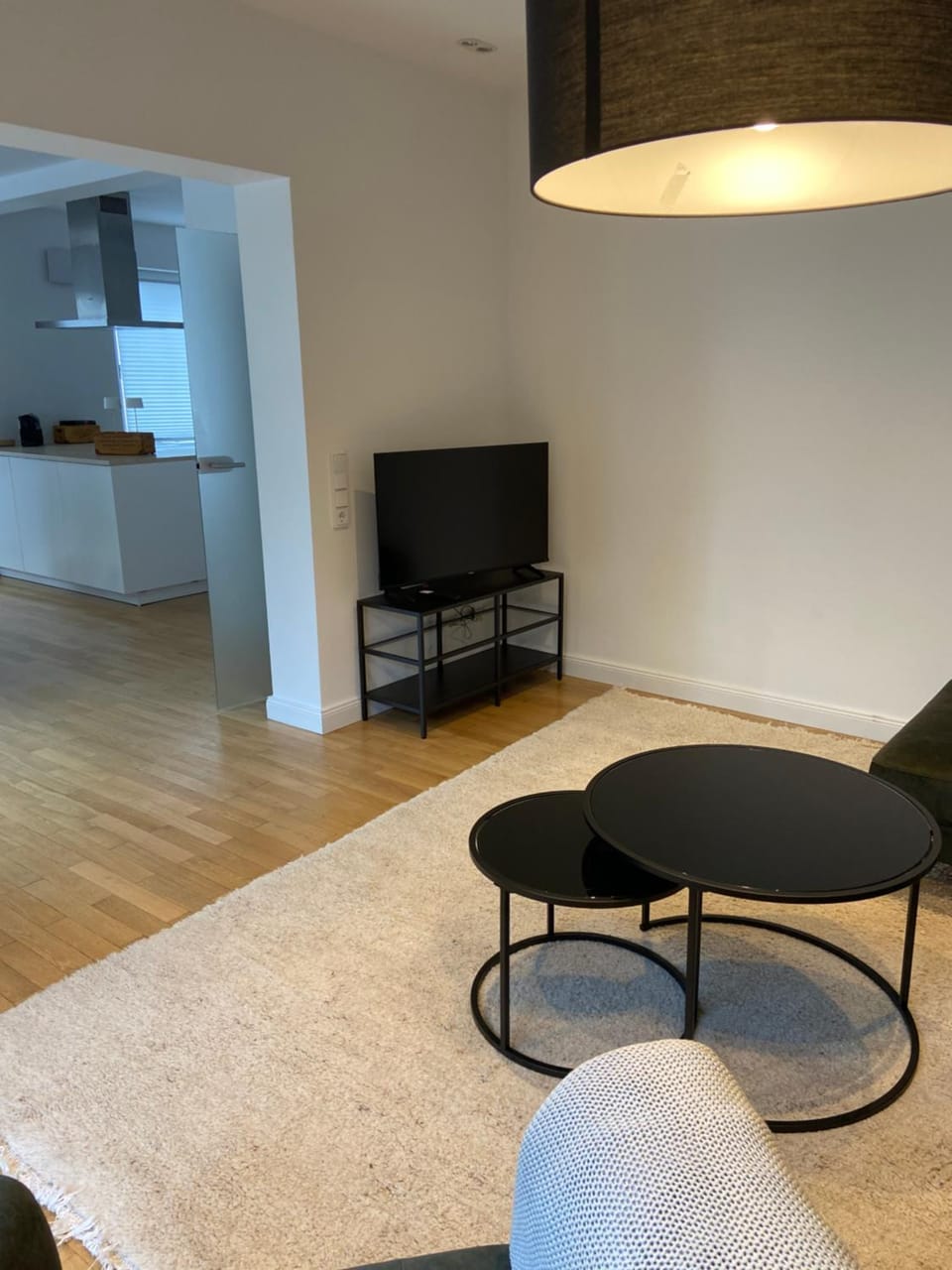 Communal lounge/ TV room, TV and multimedia, Living room, Seating area, Evening entertainment