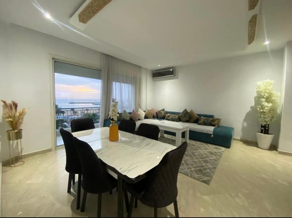 Seaview 3 BDR Apartment in prime location Apartment in Agadir