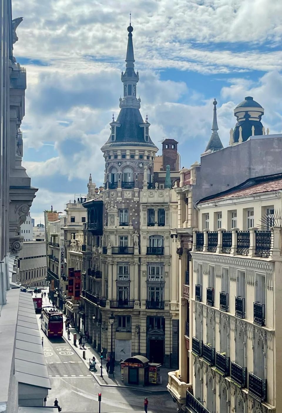 Piso Ático con Terraza y Jacuzzi con vistas a Sol en Madrid Centro Apartment in Centro