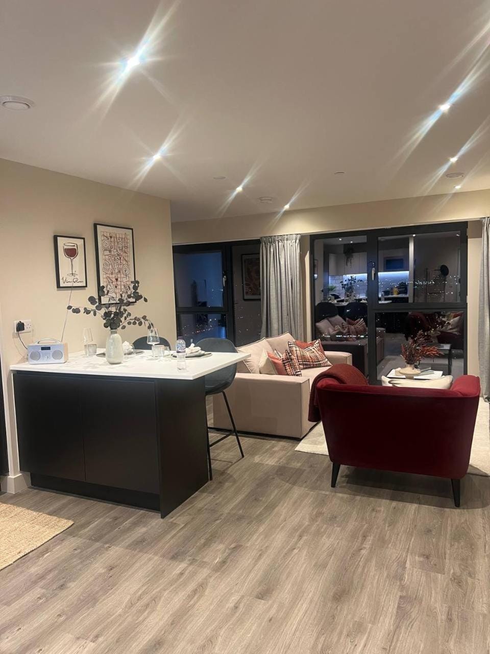 Communal lounge/ TV room, Living room, Seating area