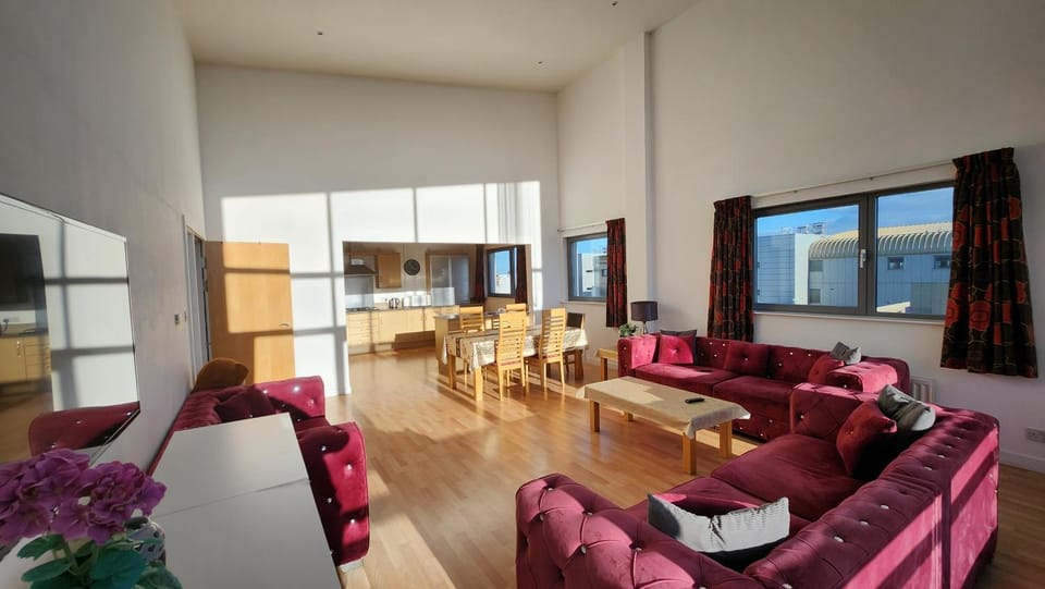 TV and multimedia, Living room, Seating area