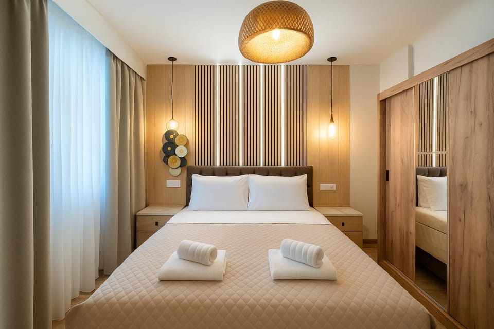 Bed, Bedroom, towels