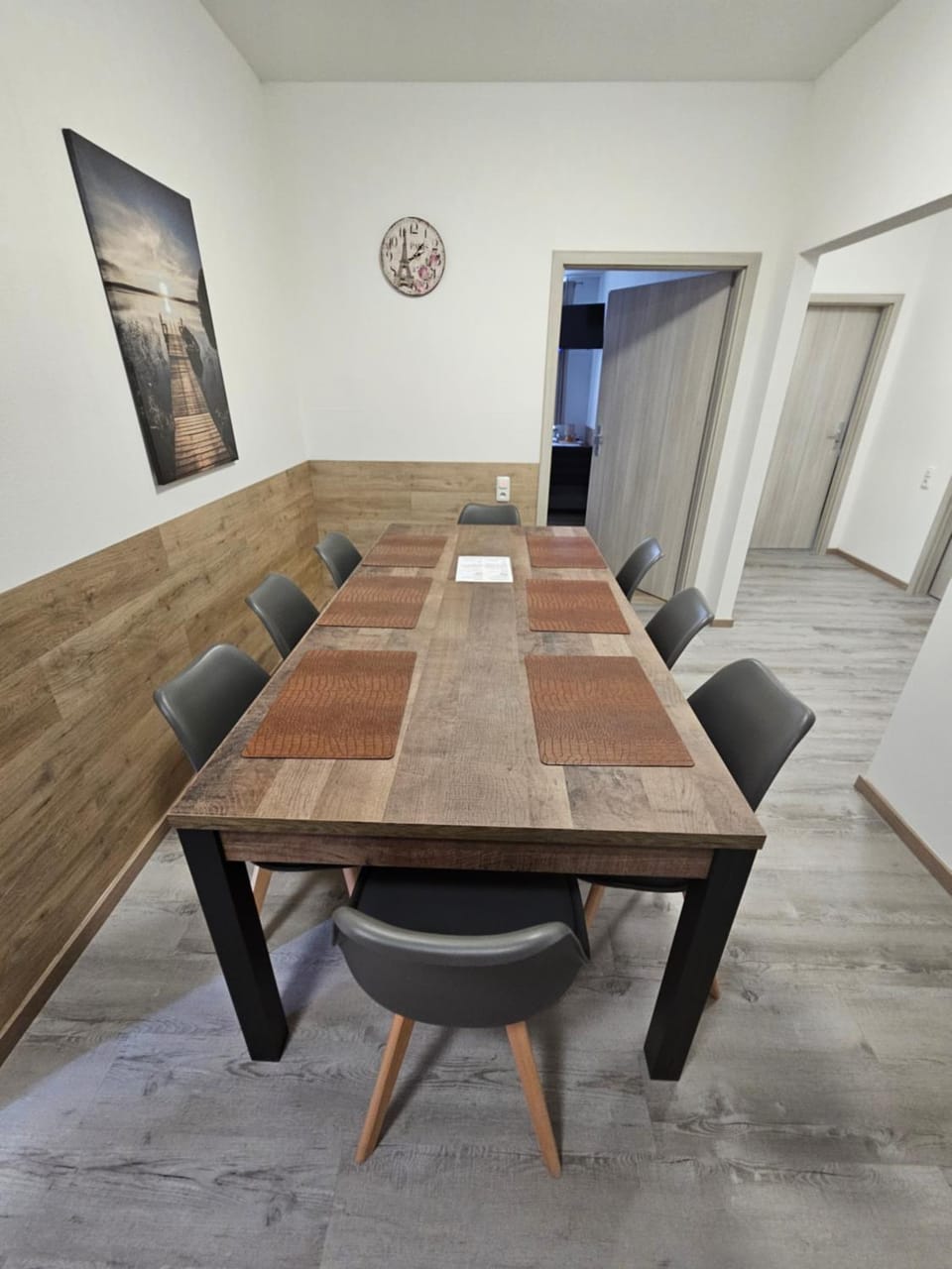 Seating area, Dining area