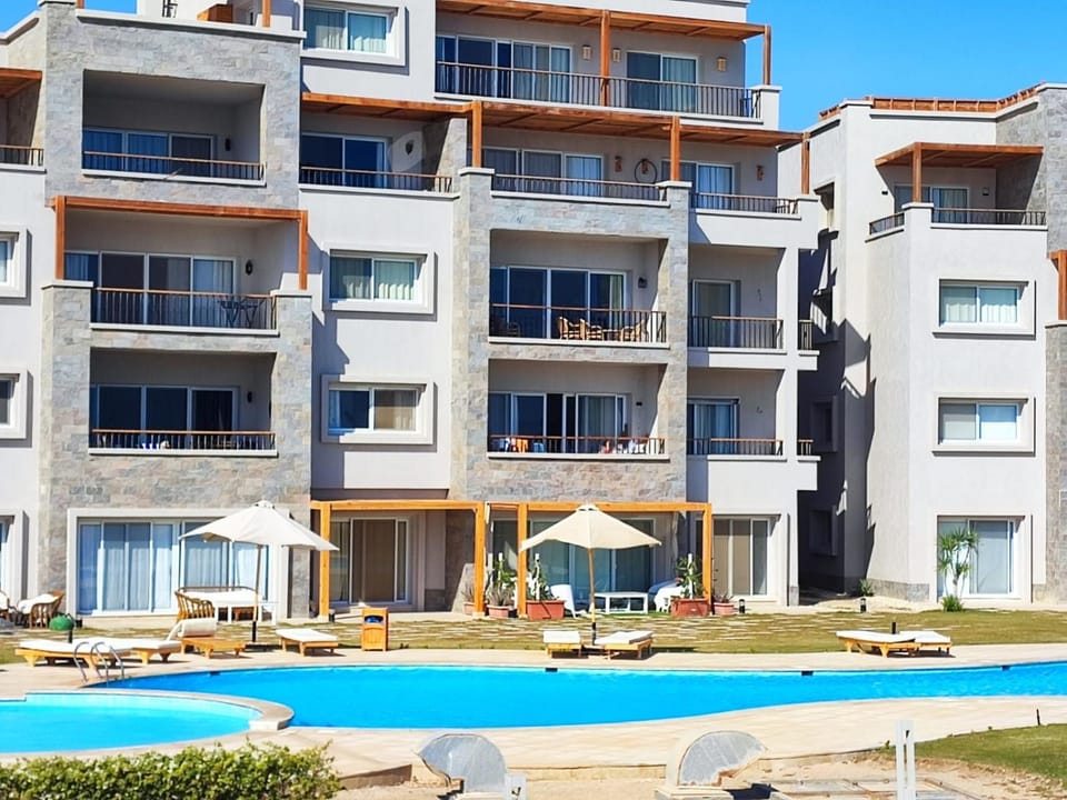 Property building, Swimming pool