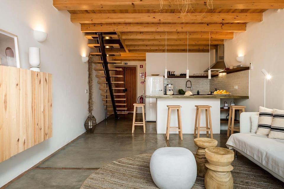 Kitchen or kitchenette, Living room, Seating area, Dining area