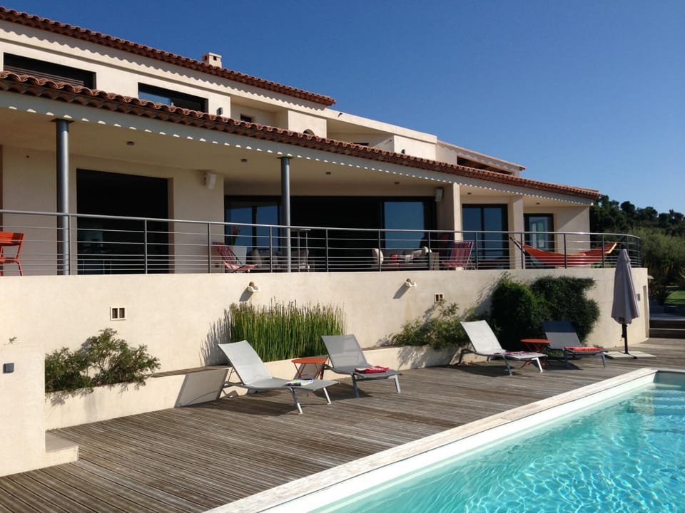 Property building, Balcony/Terrace