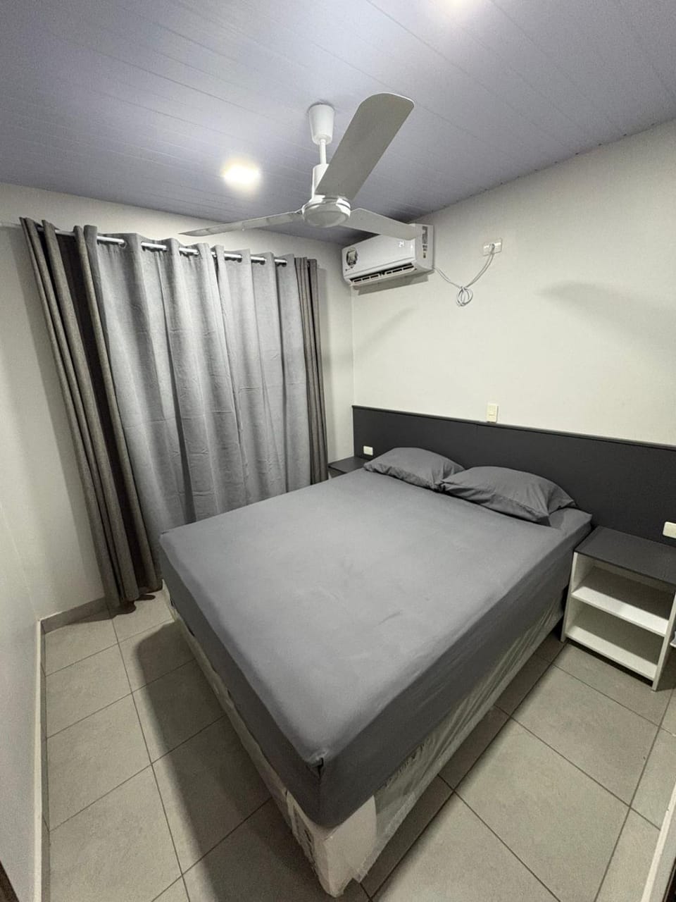 Bed, Photo of the whole room, Bedroom, air conditioner
