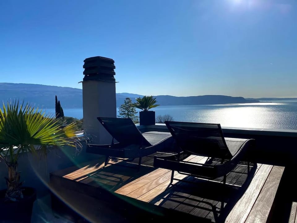 Day, Natural landscape, Balcony/Terrace, Lake view, Mountain view, Sea view, sunbed