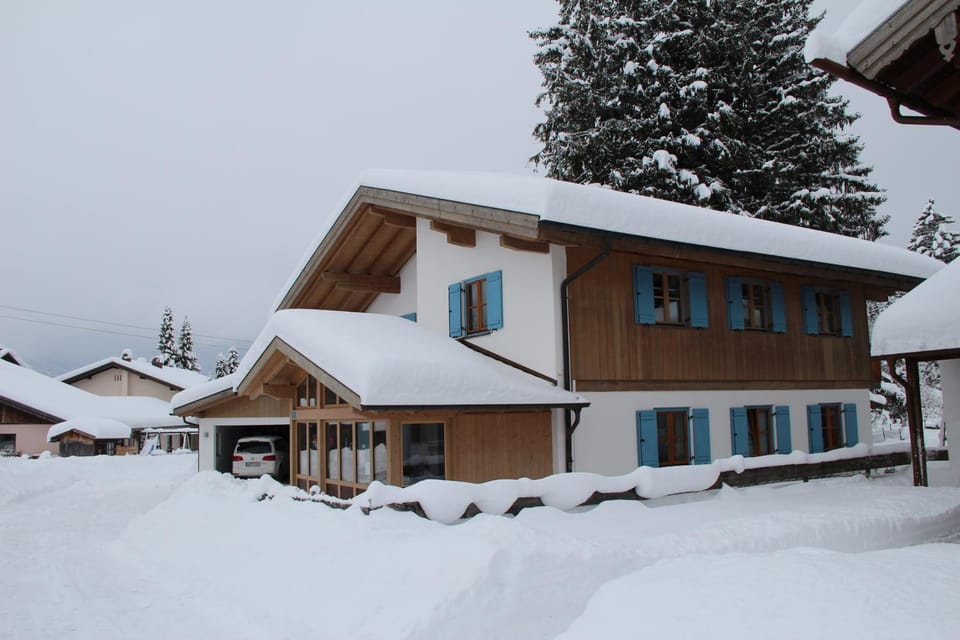 Facade/entrance, Day, Winter, Garden view, Mountain view