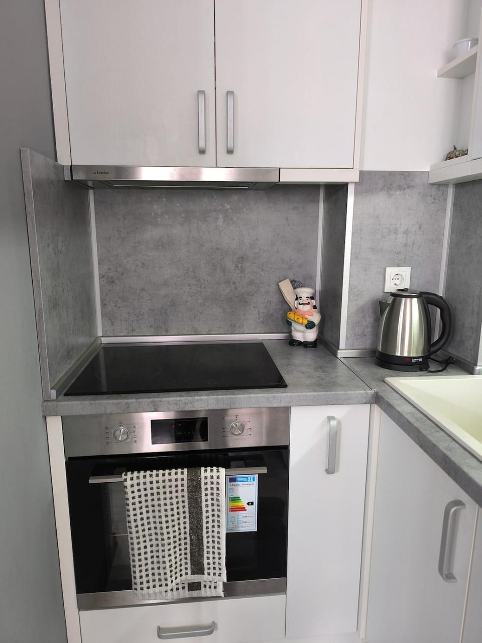 Coffee/tea facilities, Kitchen or kitchenette, dishwasher, oven, pet friendly, stove